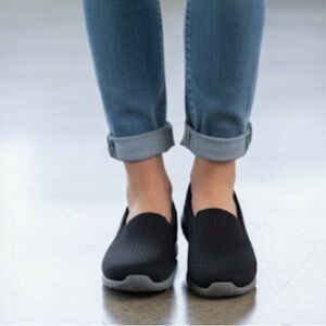 EASY SPIRIT Slip-on Sneakers, Women’s 6.5, Black